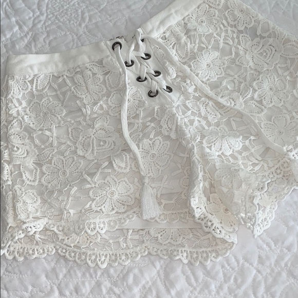 Brand New Forever 21 Lace Up Shorts - Picture 4 of 10